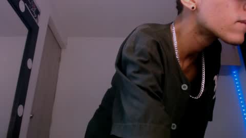 Snapshot of samuel_suarez chatting on December 2024 05:55:01 AM online show from December 2024 05:55:01 AM