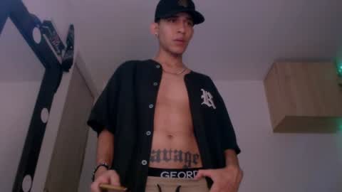 Snapshot of samuel_suarez chatting on January 2025 01:04:02 AM online show from January 2025 01:04:02 AM