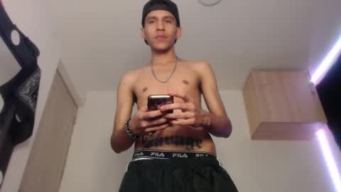 Snapshot of samuel_suarez chatting on March 2025 04:32:01 AM online show from March 2025 04:32:01 AM