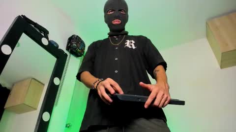 Snapshot of samuel_suarez chatting on September 2025 10:15:01 AM online show from September 2025 10:15:01 AM