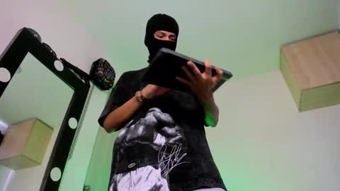 Snapshot of samuel_suarez chatting on September 2025 09:05:02 PM online show from September 2025 09:05:02 PM