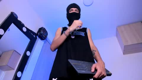 Snapshot of samuel_suarez chatting on September 2025 10:44:01 PM online show from September 2025 10:44:01 PM