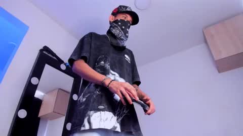 Snapshot of samuel_suarez chatting on October 2025 12:33:01 PM online show from October 2025 12:33:01 PM