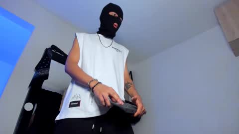 Snapshot of samuel_suarez chatting on November 2025 02:12:01 AM online show from November 2025 02:12:01 AM