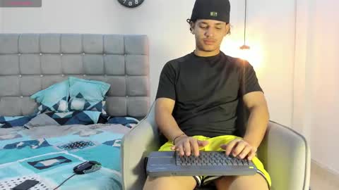 samxx_muscle online show from September 2025 01:44:02 PM