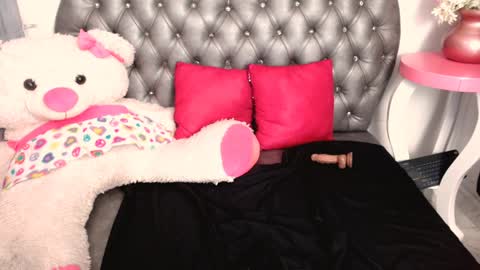 Snapshot of samy__milf chatting on January 2025 01:52:01 AM Sammy online show from January 2025 01:52:01 AM