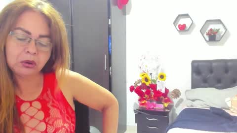 Sanddi  online show from February 2026 10:28:01 PM