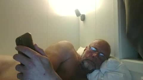 sandnesrune523 online show from May 2026 06:03:01 PM