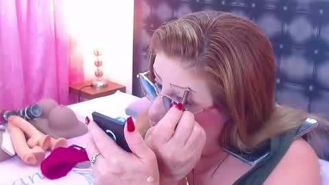 Snapshot of sandra_20_ chatting on September 2025 11:23:02 AM SANDRA online show from September 2025 11:23:02 AM