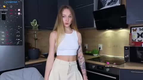 Snapshot of sandra_buika chatting on March 2025 04:41:01 PM Sandra Lillys Page online show from March 2025 04:41:01 PM