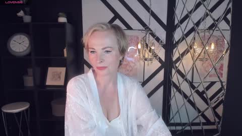 Sandra online show from January 2025 08:32:02 AM