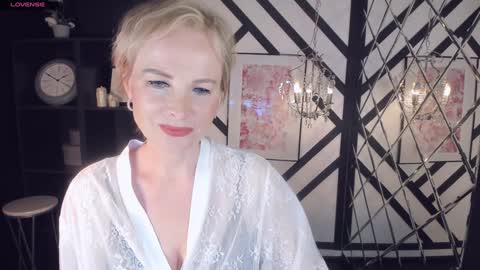 Sandra online show from February 2025 11:27:02 AM