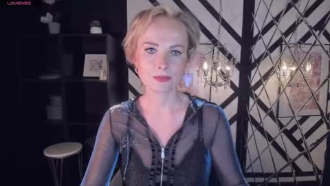 Sandra online show from February 2025 08:10:02 AM