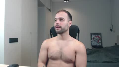 Snapshot of sandro_best chatting on June 2026 09:11:02 AM DeAlex online show from June 2026 09:11:02 AM