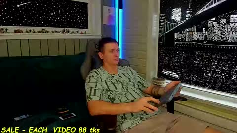 Sandy and Chris online show from March 2025 08:00:01 AM