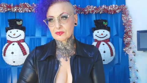 Snapshot of sandyrosee_ chatting on December 2024 06:28:02 PM Sandy Rose online show from December 2024 06:28:02 PM