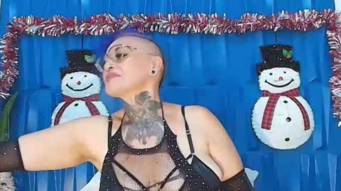 Snapshot of sandyrosee_ chatting on December 2024 09:33:01 PM Sandy Rose online show from December 2024 09:33:01 PM