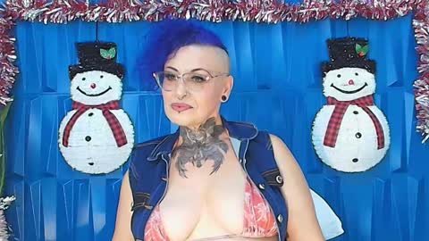 Snapshot of sandyrosee_ chatting on December 2024 05:48:01 PM Sandy Rose online show from December 2024 05:48:01 PM