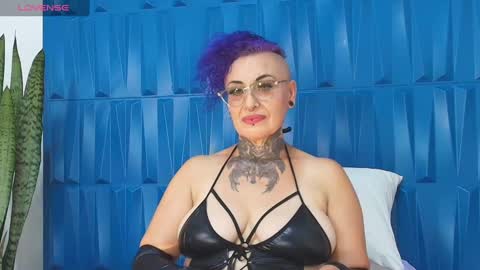 Snapshot of sandyrosee_ chatting on January 2025 06:21:01 PM Sandy Rose online show from January 2025 06:21:01 PM