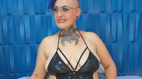 Snapshot of sandyrosee_ chatting on February 2025 07:05:02 PM Sandy Rose online show from February 2025 07:05:02 PM