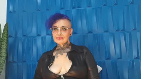Snapshot of sandyrosee_ chatting on February 2025 09:56:02 PM Sandy Rose online show from February 2025 09:56:02 PM