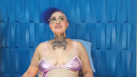 Snapshot of sandyrosee_ chatting on February 2025 06:40:02 PM Sandy Rose online show from February 2025 06:40:02 PM