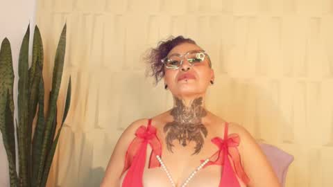 Snapshot of sandyrosee_ chatting on March 2025 08:31:02 PM Sandy Rose online show from March 2025 08:31:02 PM