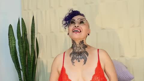Snapshot of sandyrosee_ chatting on March 2025 09:48:02 PM Sandy Rose online show from March 2025 09:48:02 PM