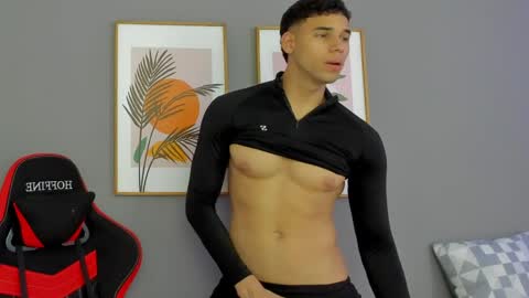 Maximo Santana online show from June 2026 02:01:01 PM