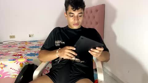 Snapshot of santi36rt chatting on September 2025 07:28:01 PM santi36rt online show from September 2025 07:28:01 PM