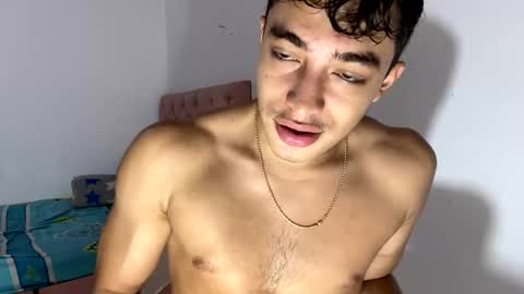 Snapshot of santi36rt chatting on October 2025 05:52:01 PM santi36rt online show from October 2025 05:52:01 PM