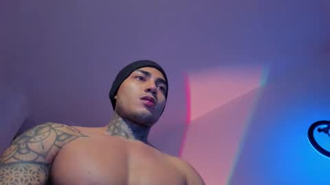 Santi Ferrer online show from December 2025 08:02:01 PM