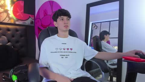 santi online show from December 2024 04:16:02 PM