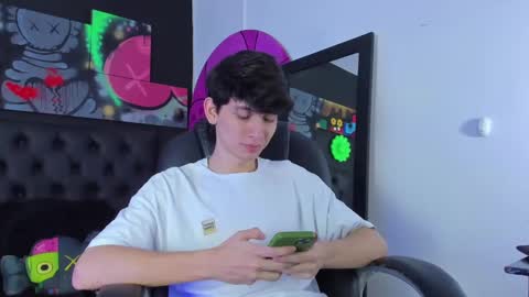 santi online show from January 2025 04:30:02 PM