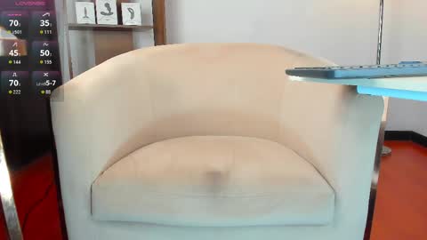 Snapshot of santi_mdz chatting on June 2026 05:14:01 PM ADRIK CANO online show from June 2026 05:14:01 PM