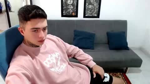 santi_ss online show from November 2025 02:39:02 PM