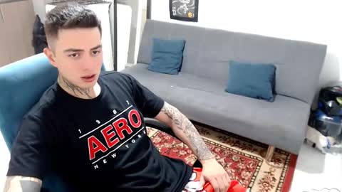 santi_ss online show from December 2025 02:45:02 PM