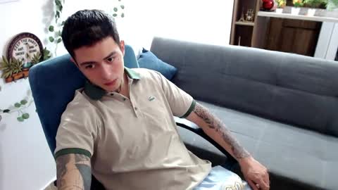 santi_ss online show from April 2026 04:41:01 PM