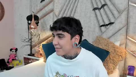 SantiAbader online show from November 2025 12:27:01 PM