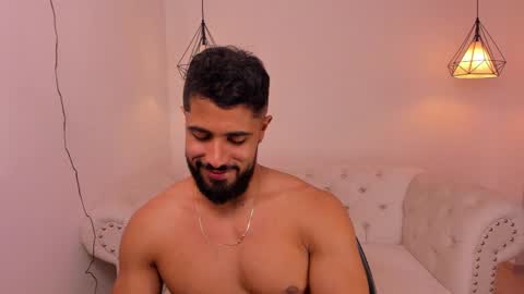 santiago_huntt online show from December 2024 09:28:01 PM
