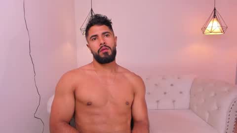 santiago_huntt online show from December 2024 12:02:01 PM
