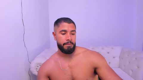 santiago_huntt online show from January 2025 12:41:01 AM