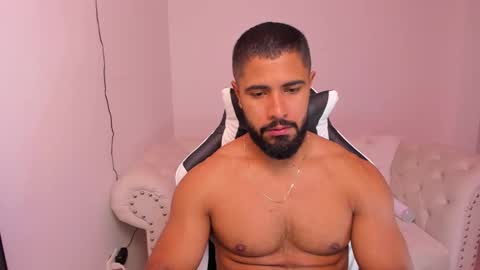 santiago_huntt online show from February 2025 12:47:02 PM