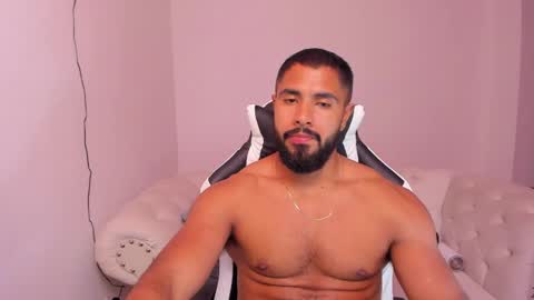 santiago_huntt online show from February 2025 01:10:01 AM