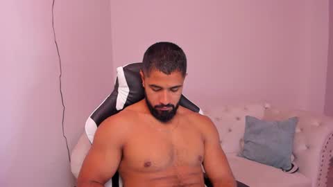 santiago_huntt online show from February 2025 12:39:01 PM