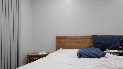 Santiago Cruzz online show from December 2024 02:13:02 PM