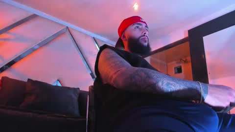 Santiago Hincapiie online show from February 2026 04:55:01 AM