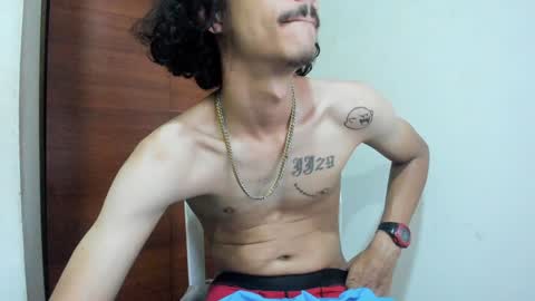 Snapshot of santiagoxxxtreme_ chatting on December 2024 01:58:02 AM Santiago online show from December 2024 01:58:02 AM
