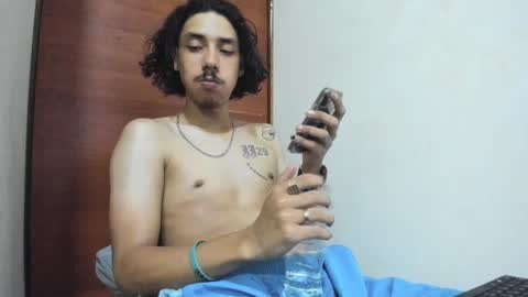 Snapshot of santiagoxxxtreme_ chatting on December 2024 01:00:02 PM Santiago online show from December 2024 01:00:02 PM