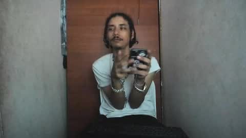 Snapshot of santiagoxxxtreme_ chatting on January 2025 12:16:02 PM Santiago online show from January 2025 12:16:02 PM